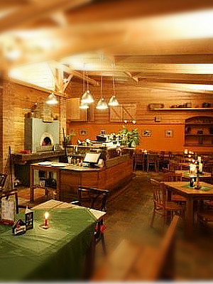 Otevřeno ÚT-PÁ od 16.00 do 23.00 hodin, SO-NE od 12.00 do 23.00 hodin